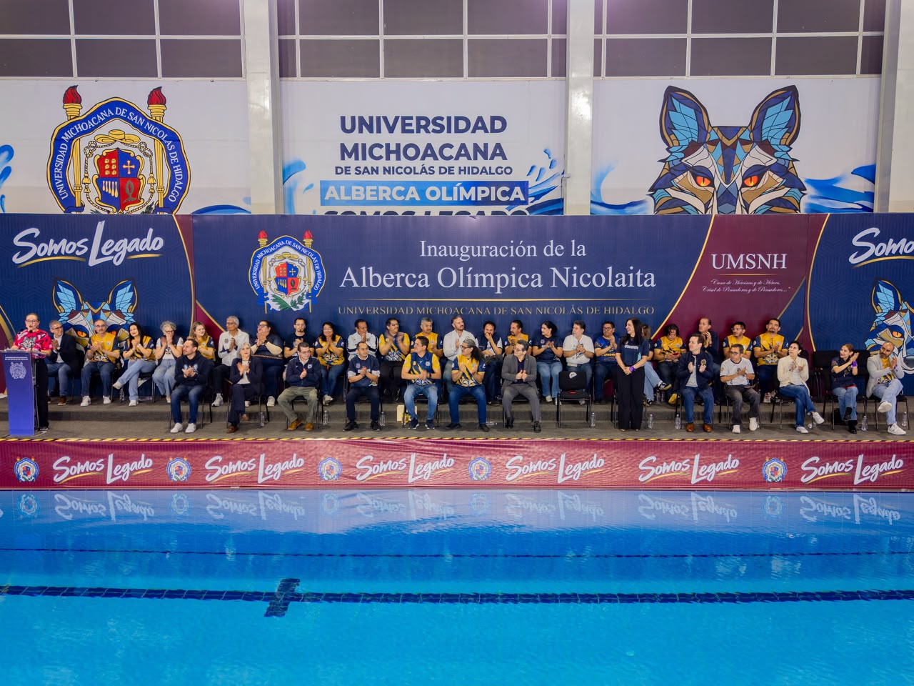 Con espectacular apertura, Yarabí Ávila da inicio a las actividades de alberca olímpica nicolaita
