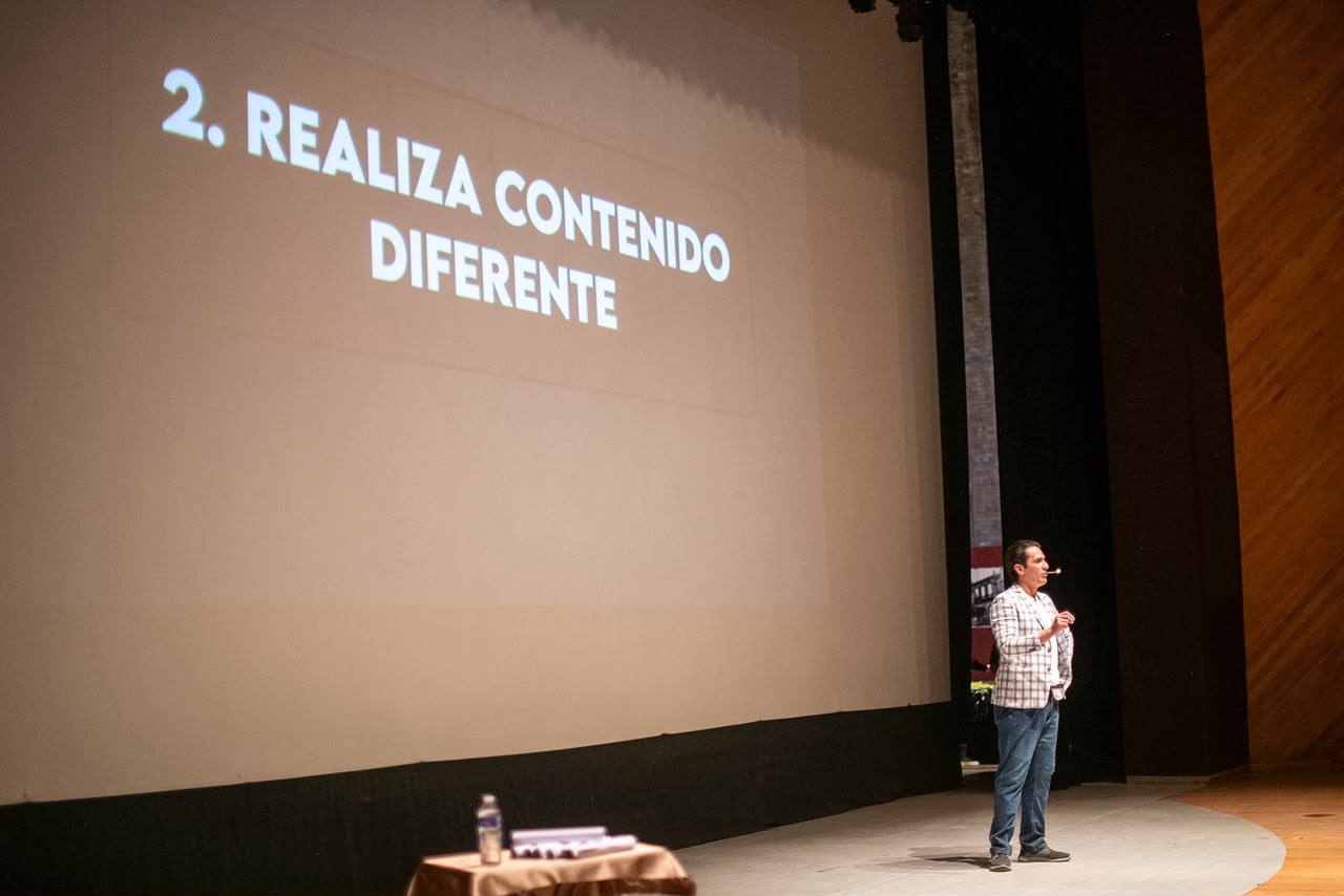 Entre fama y exposición: “Quiero ser influencer” cuestiona el mundo de las redes sociales
