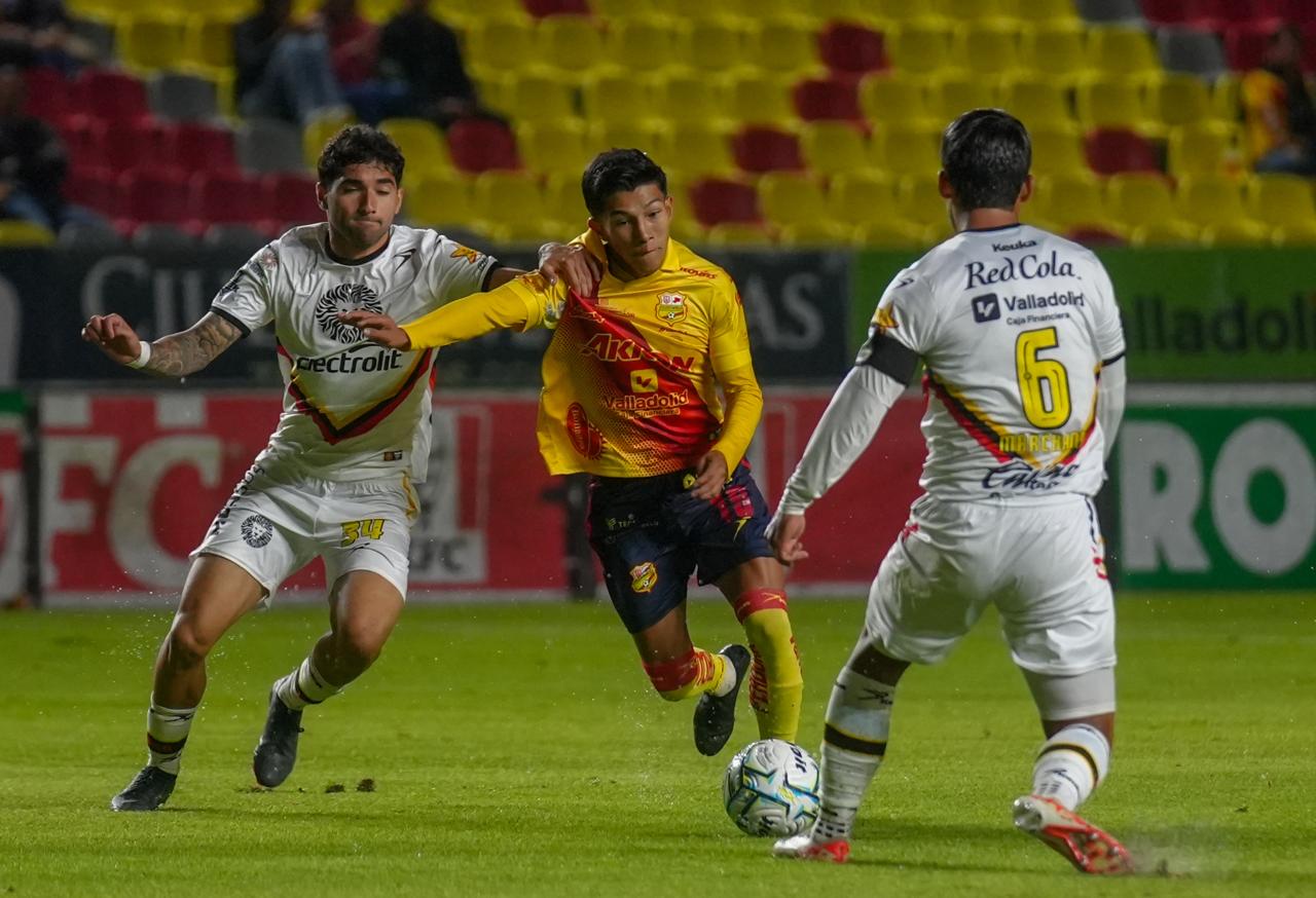 Los Canarios vuelan alto; Morelia derrota a Leones Negros y defiende el liderato del Apertura 2026