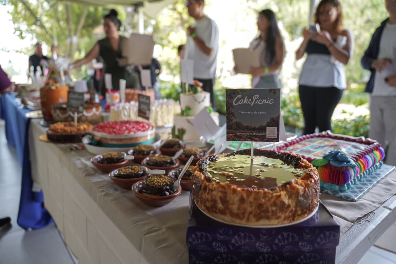 Adopción de perritos y picnic de pasteles: combinación en feria de Huellitas Unidas
