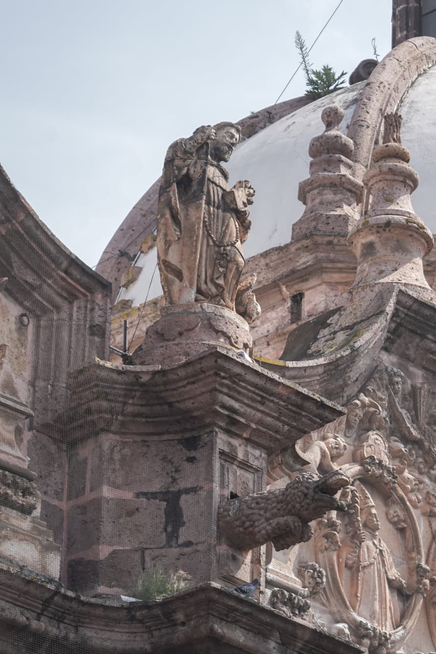 ¿Dragones o caimanes? Las gárgolas que vigilan Morelia desde las alturas