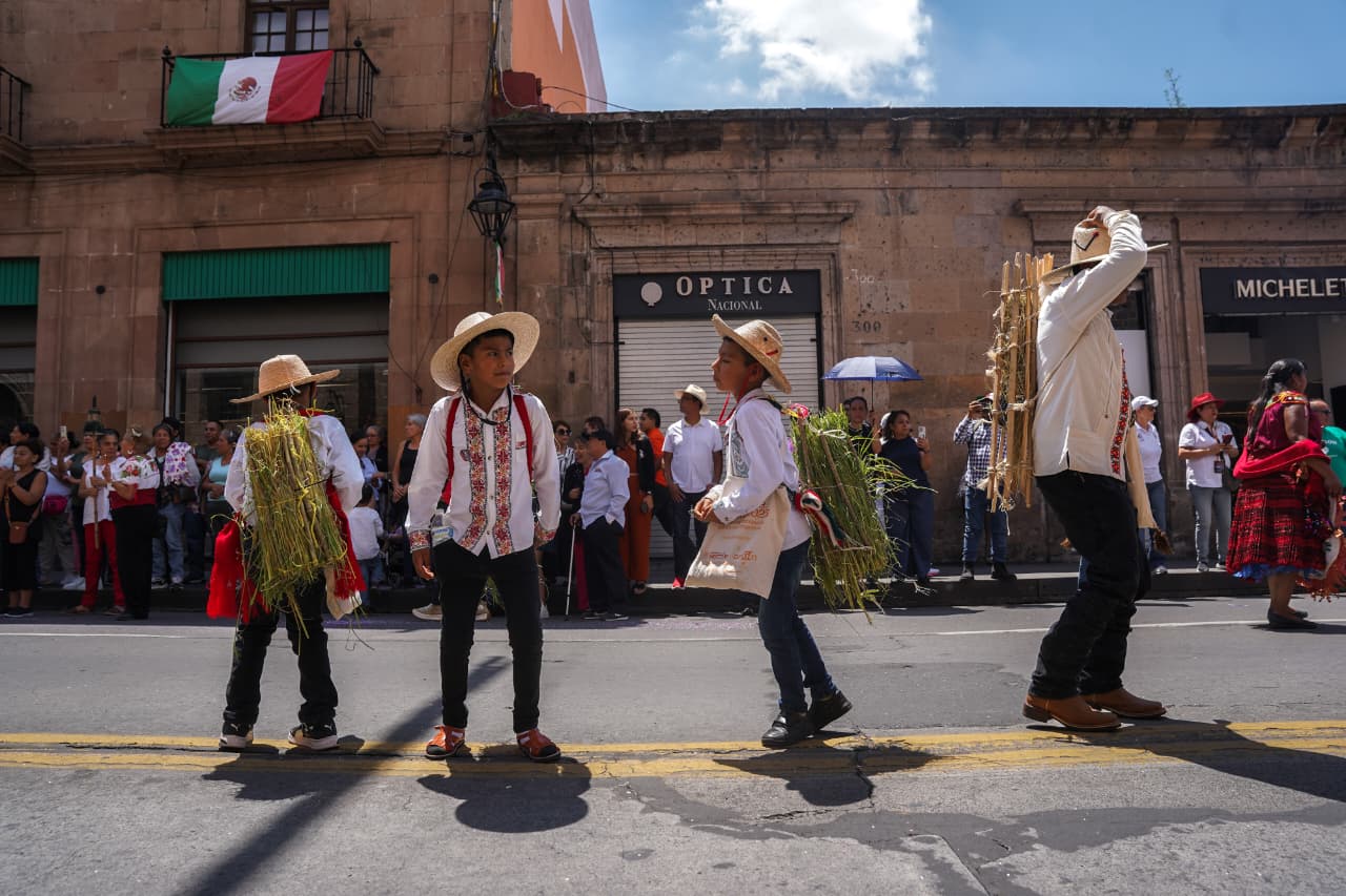 Más de 4 mil artesanos toman las calles de Morelia para celebrar su día