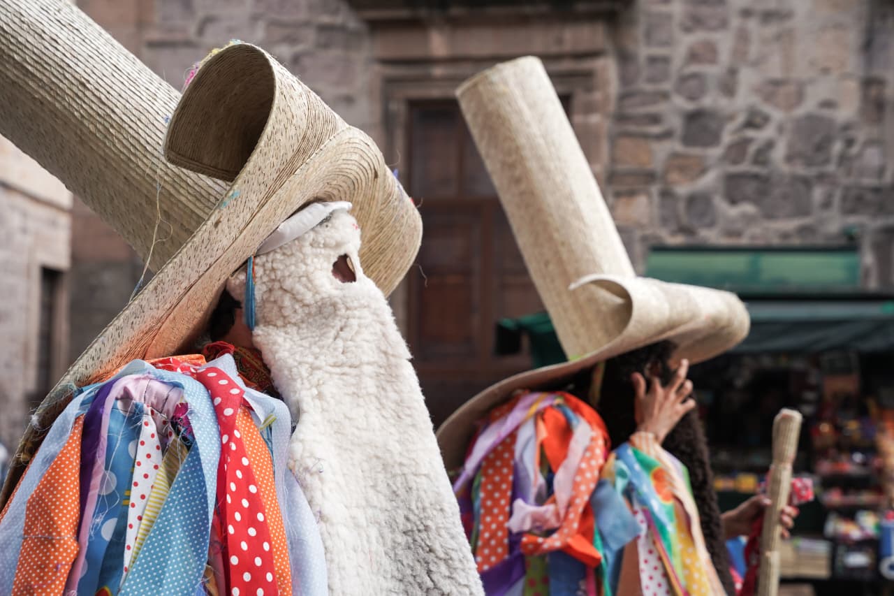 Ballet Folklórico de Michoacán celebra 68 años con desfile en el Centro de Morelia