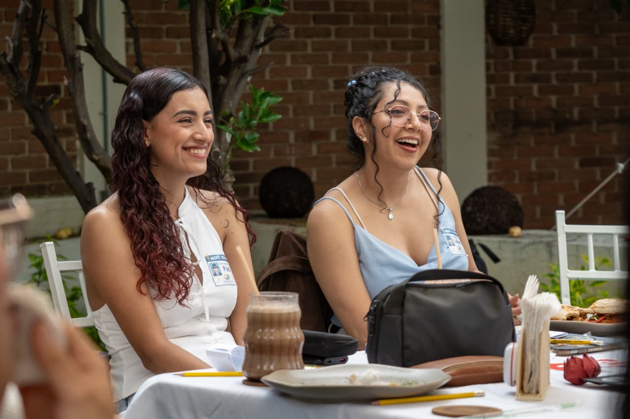 Dos jóvenes y una idea para mirar la cultura de otra manera