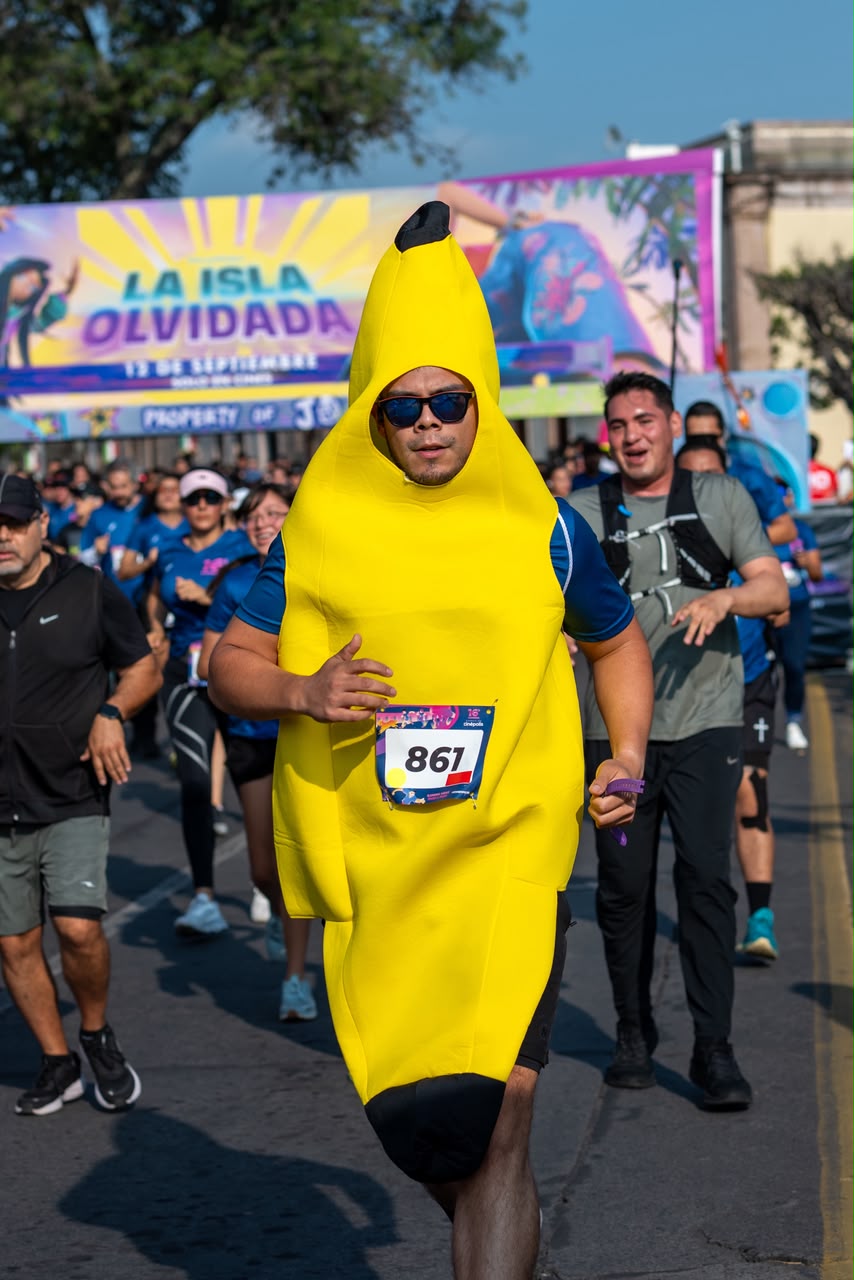 Más de 4 mil corredores convierten Morelia en una gran pista de cine