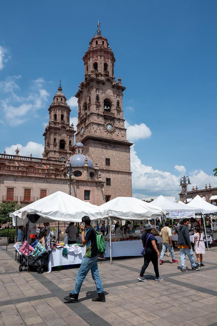 Sabores, artesanías y emprendimientos llenan el corazón de Morelia