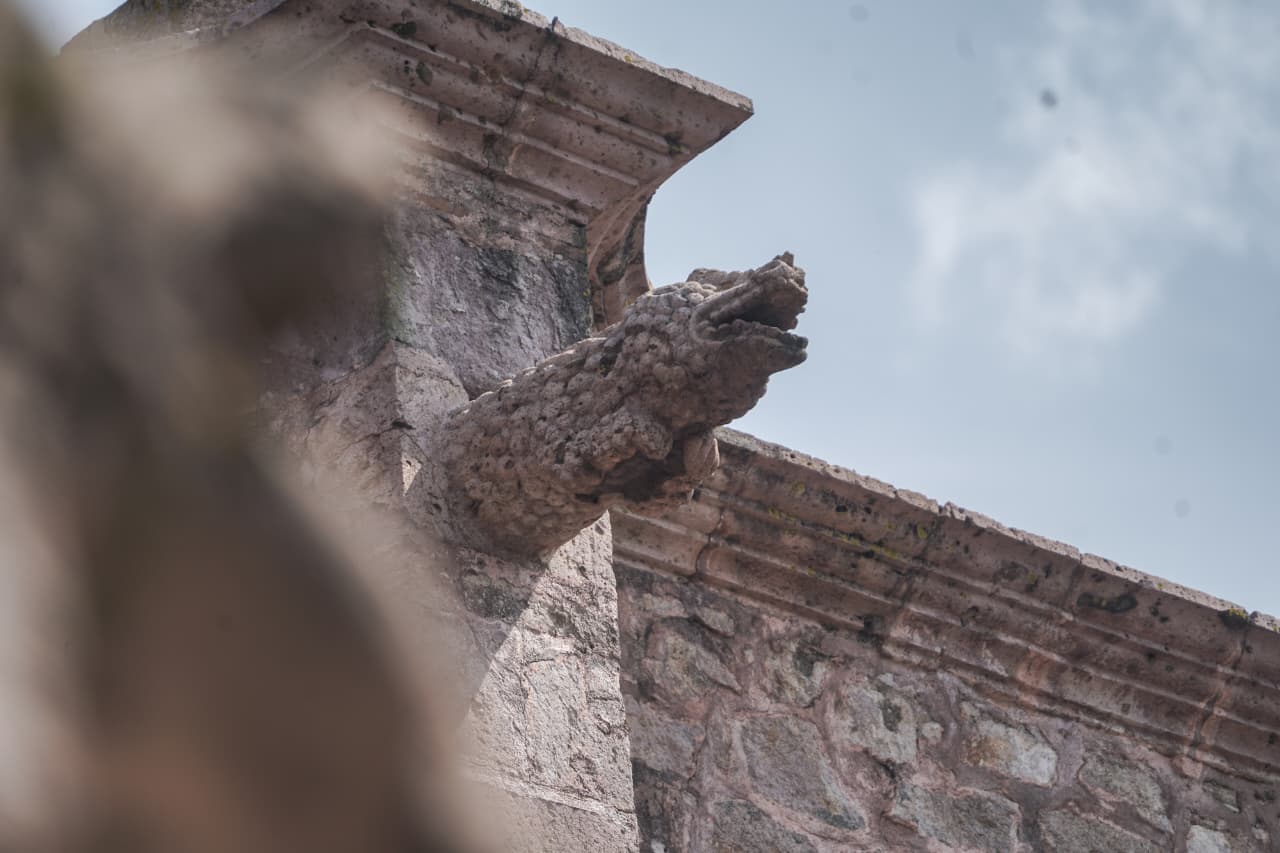 ¿Dragones o caimanes? Las gárgolas que vigilan Morelia desde las alturas