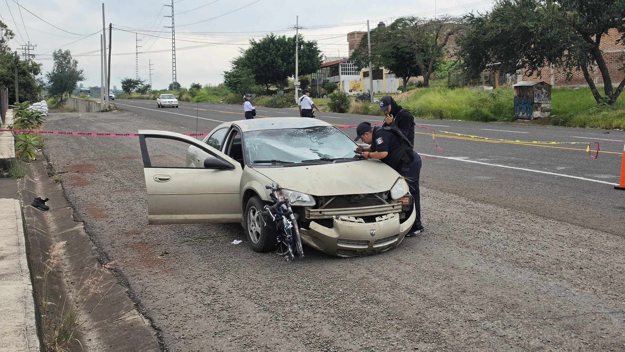 Jornada violenta y accidentes movilizan a autoridades en Michoacán