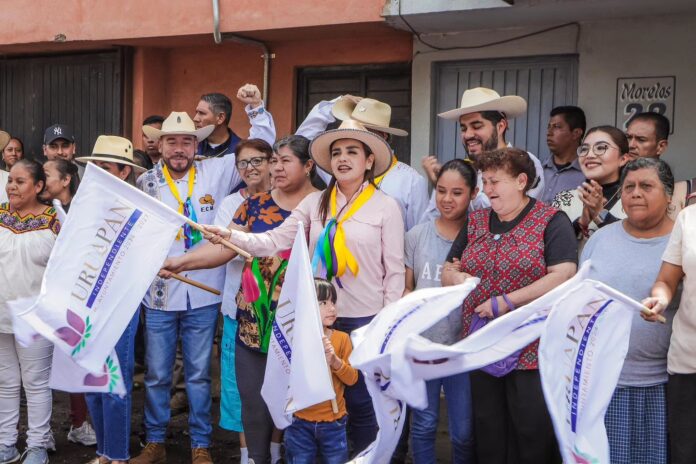 Grecia Quiroz arranca obra integral de pavimentación y agua