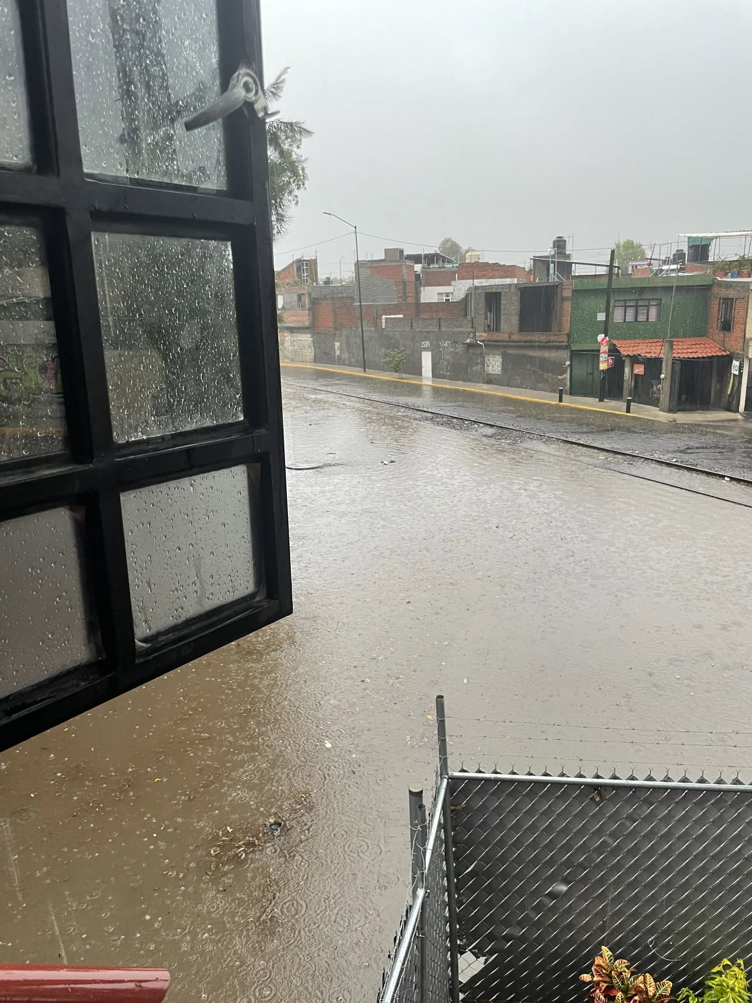Morelia: Accidentes, descarrilamiento y problemas sanitarios marcan jornada