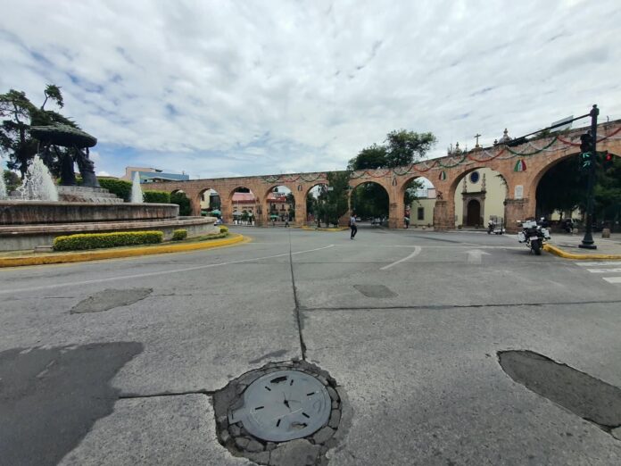 Normalistas se manifiestan tras retraso del ciclo escolar