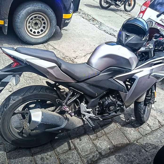 Policía Morelia detiene a sujeto en poder de moto robada
