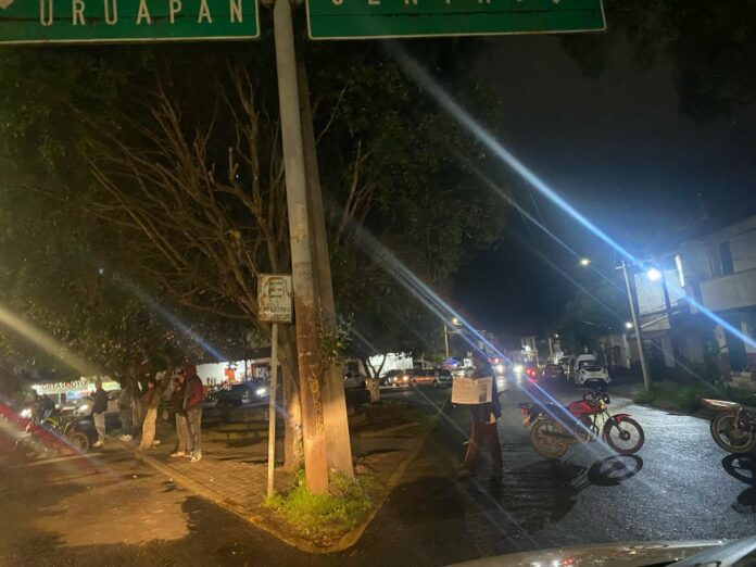 Bloquean vialidad en Pátzcuaro para exigir localización de joven desaparecido