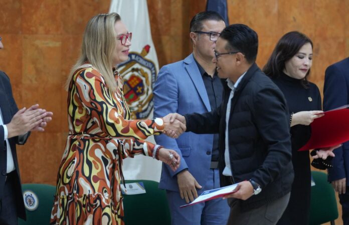 Justicia a docentes nicolaitas, sin daños: Yarabí Ávila