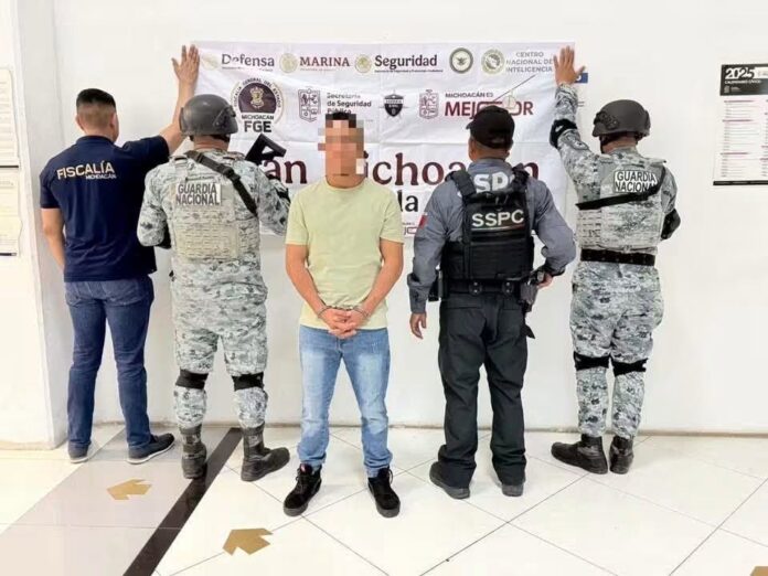 Michoacán, capturan hombres con drogas