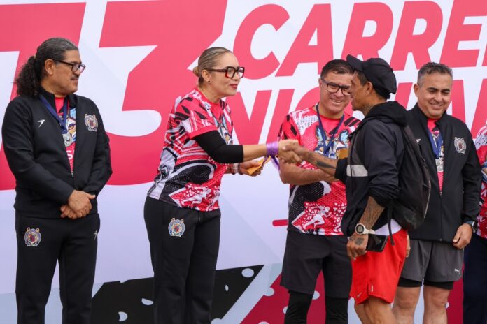 Récord de participantes en 13ª carrera atlética nicolaita; Yarabí entrega medallas