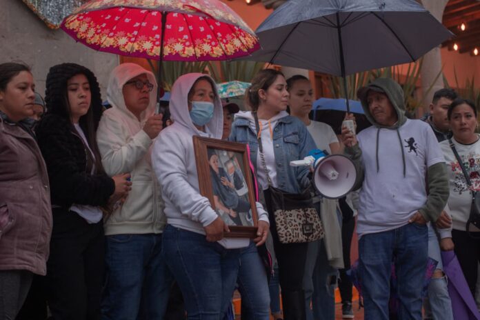 Familiares de Janeth exigen justicia y apoyo tras su muerte en Charo Familiares de Janeth exigen justicia y apoyo tras su muerte en Charo