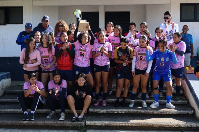 UMSNH femenil se corona en el Torneo de Verano de la Liga Municipal UMSNH femenil se corona en el Torneo de Verano de la Liga Municipal