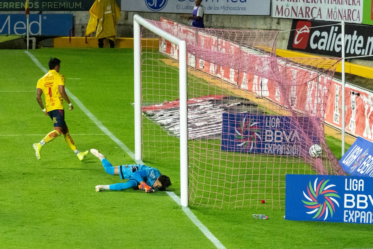 Penal en el cierre le arrebata la victoria a Morelia ante Tlaxcala