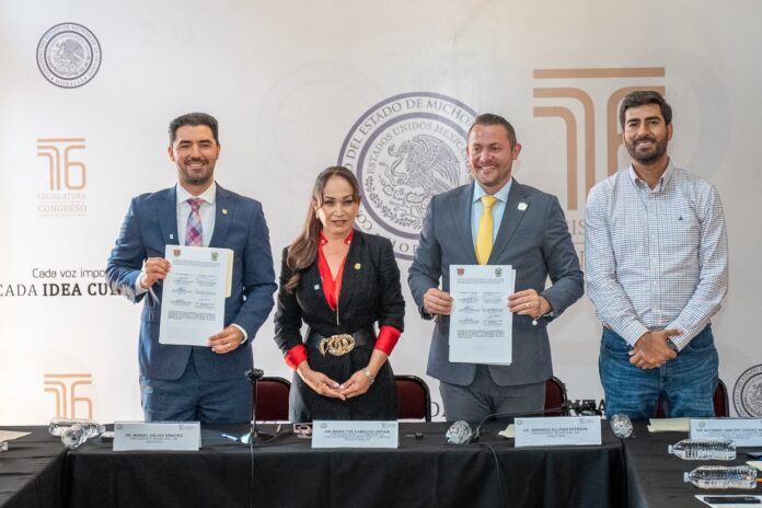 Jiquilpan y Sahuayo acuerdan límites territoriales; Congreso revisará el convenio Jiquilpan y Sahuayo acuerdan límites territoriales; Congreso revisará el convenio