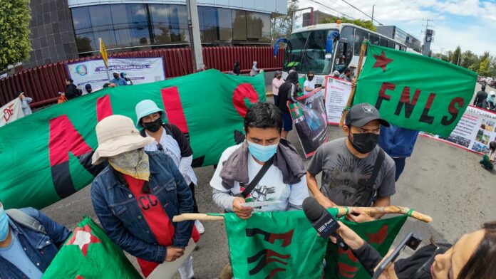 FNLS denuncia presunta represión y exige mantener plantón en Plaza Melchor Ocampo