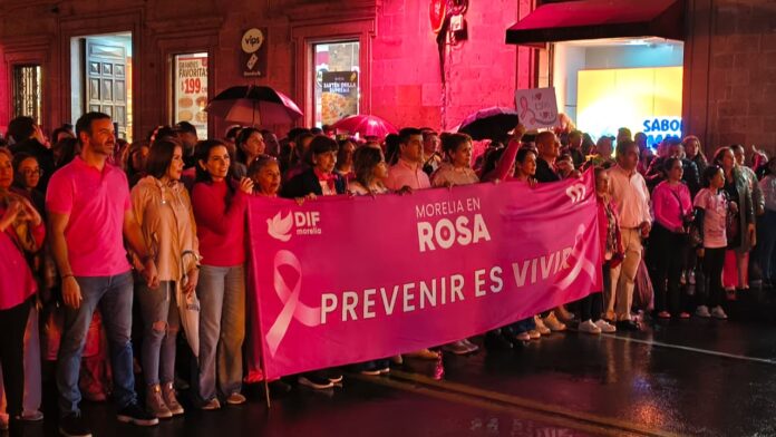 Morelia se viste de rosa para visibilizar la lucha contra el cáncer de mama