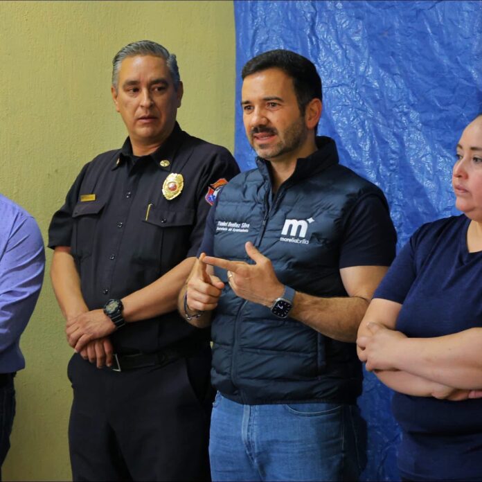 Yankel Benítez acerca capacitación en primeros auxilios a vecinos de Lomas de Santiaguito Yankel Benítez acerca capacitación en primeros auxilios a vecinos de Lomas de Santiaguito