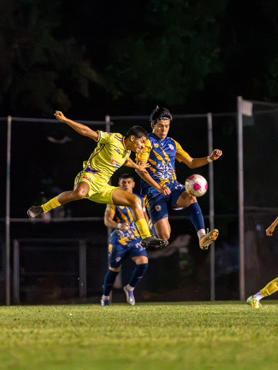 Atlético Morelia-UMSNH varonil sale victorioso de Zamora