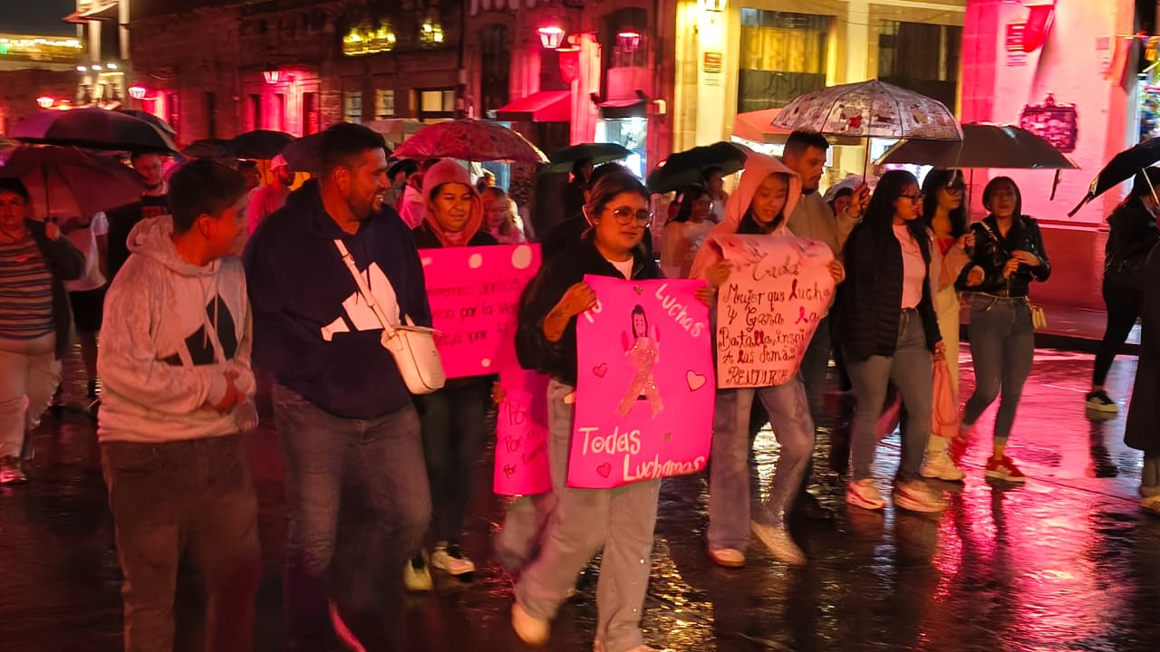 Morelia se viste de rosa para visibilizar la lucha contra el cáncer de mama