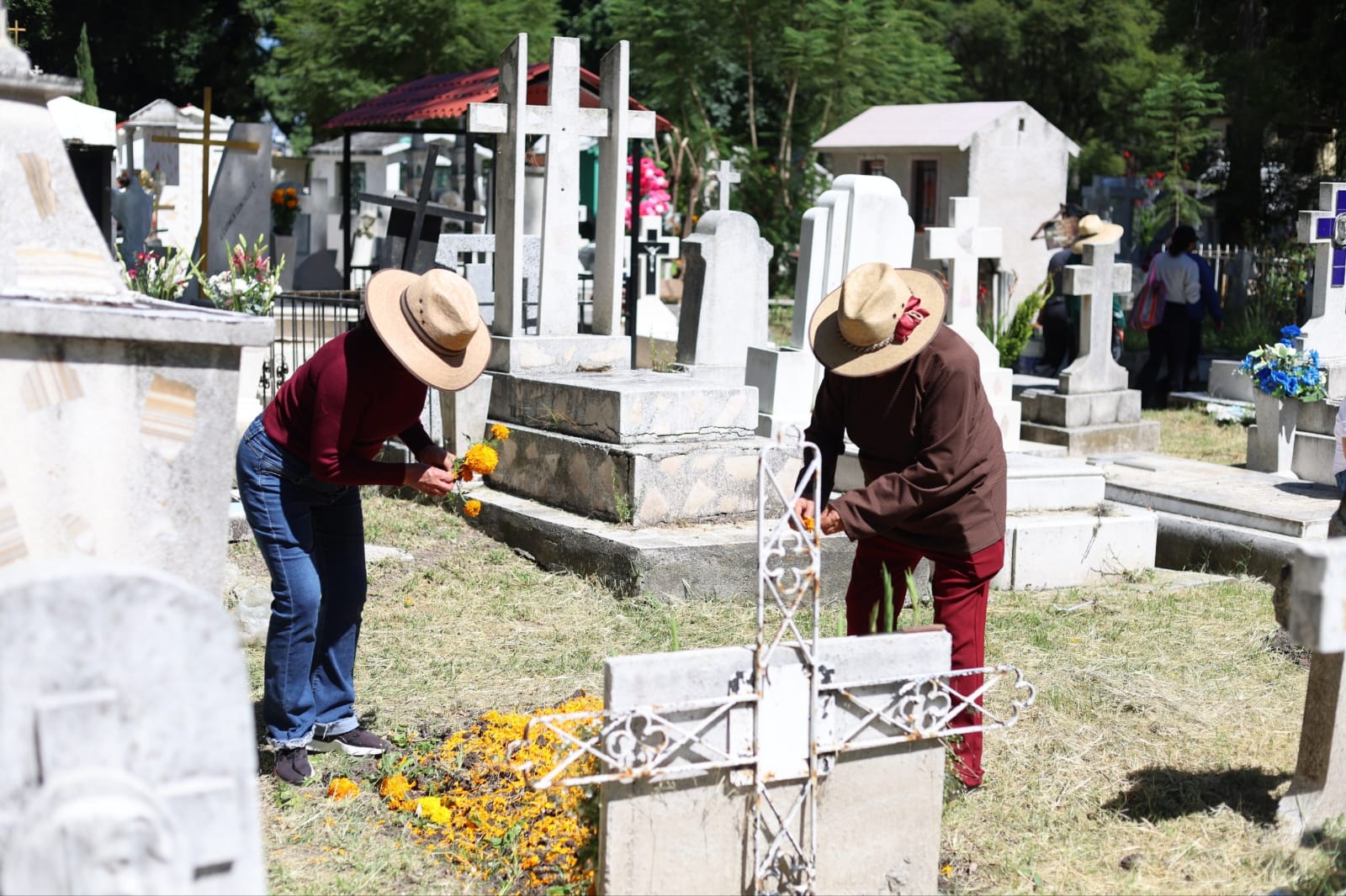 Reconocen seguridad en Panteón Municipal de Morelia en Día de Muertos