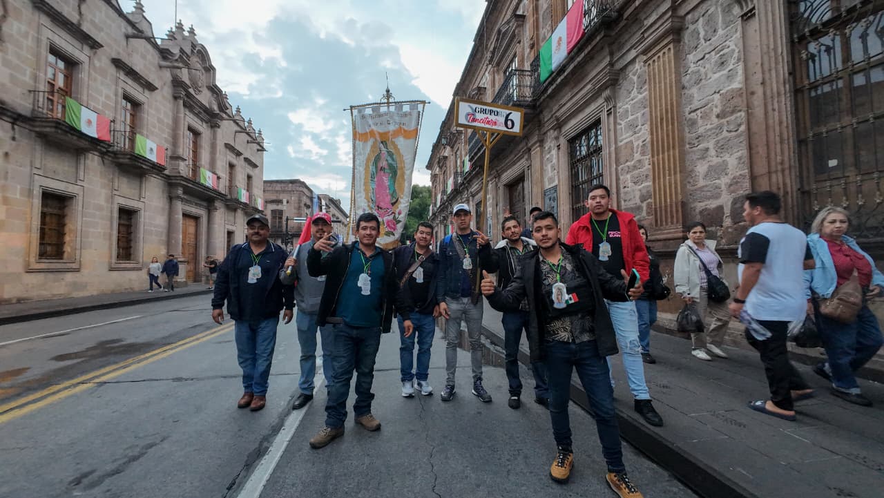 Con la fe a cuestas, peregrinos de Michoacán parten rumbo al Tepeyac