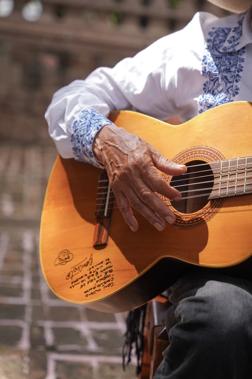 “Las pirekuas no van a morir”: Tata Pablo y la memoria que sigue cantando en Turícuaro