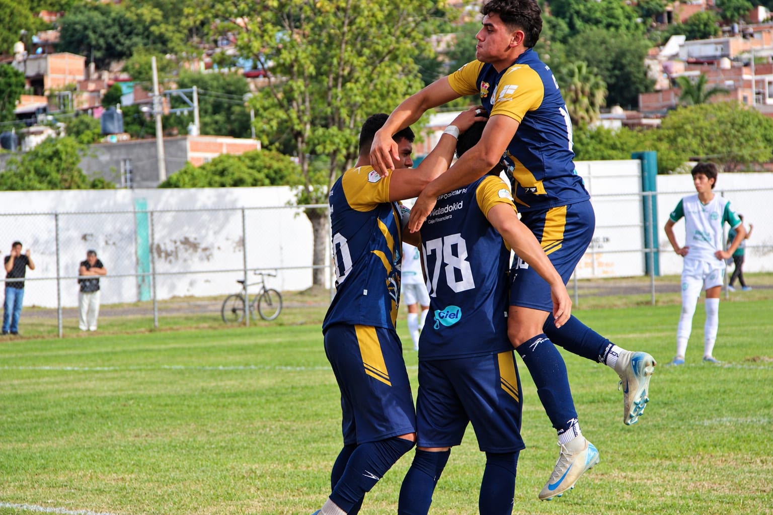 Atlético Morelia-UMSNH varonil sale de Abasolo con 3 puntos