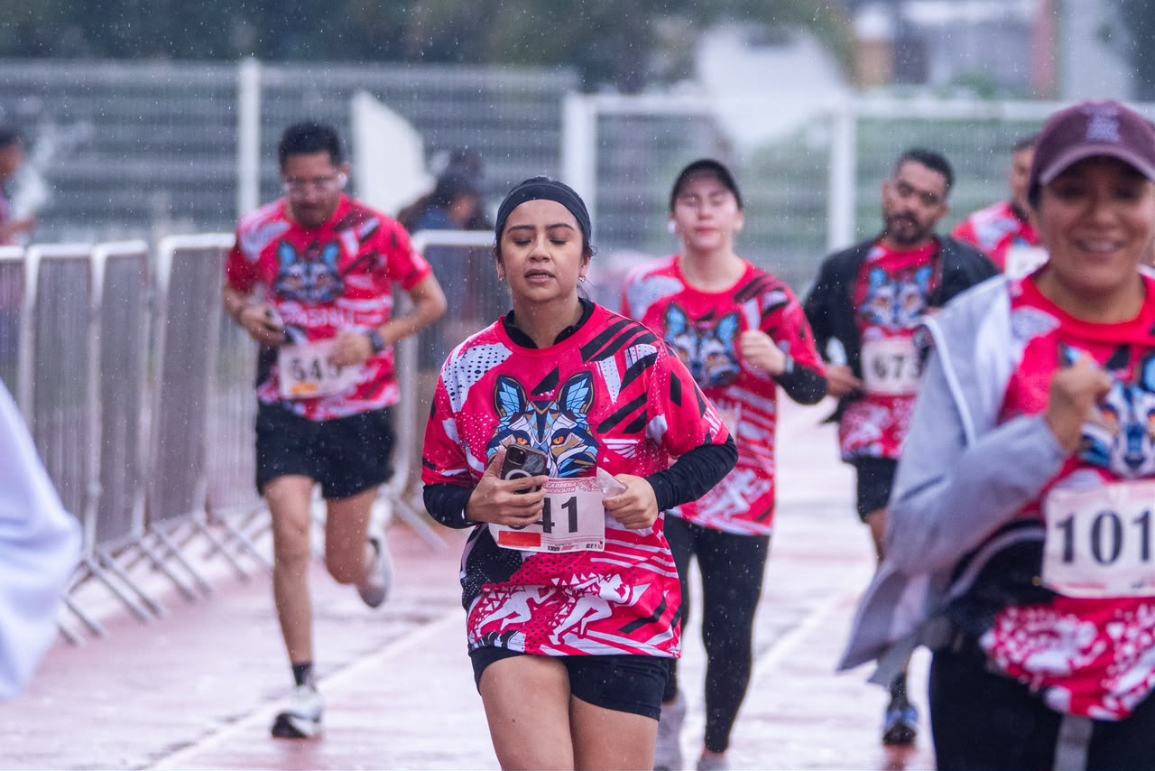 Récord de participantes en 13ª carrera atlética nicolaita; Yarabí entrega medallas