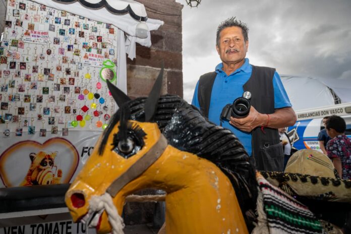 Alfredo, el albañil que encontró su oficio detrás de una Polaroid Alfredo, el albañil que encontró su oficio detrás de una Polaroid