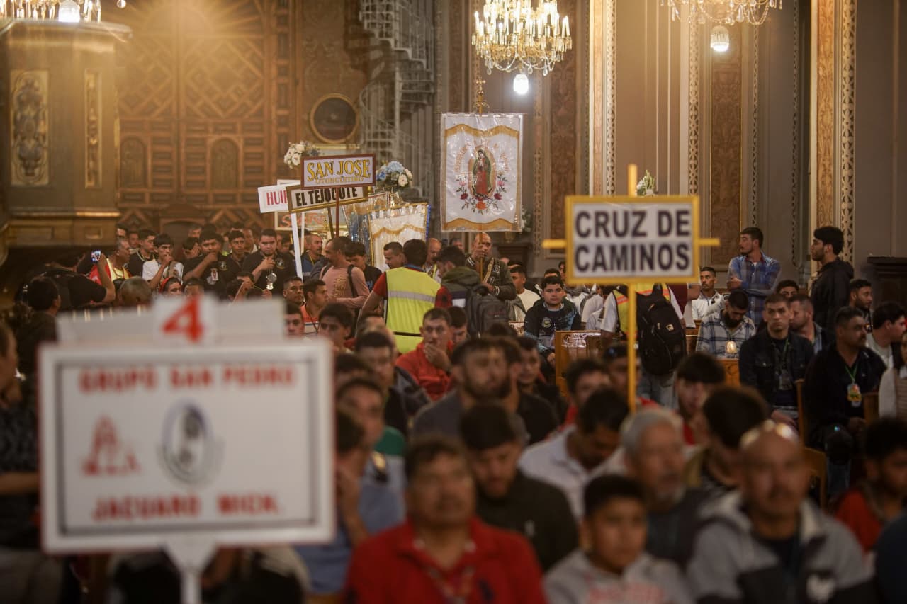 Con la fe a cuestas, peregrinos de Michoacán parten rumbo al Tepeyac