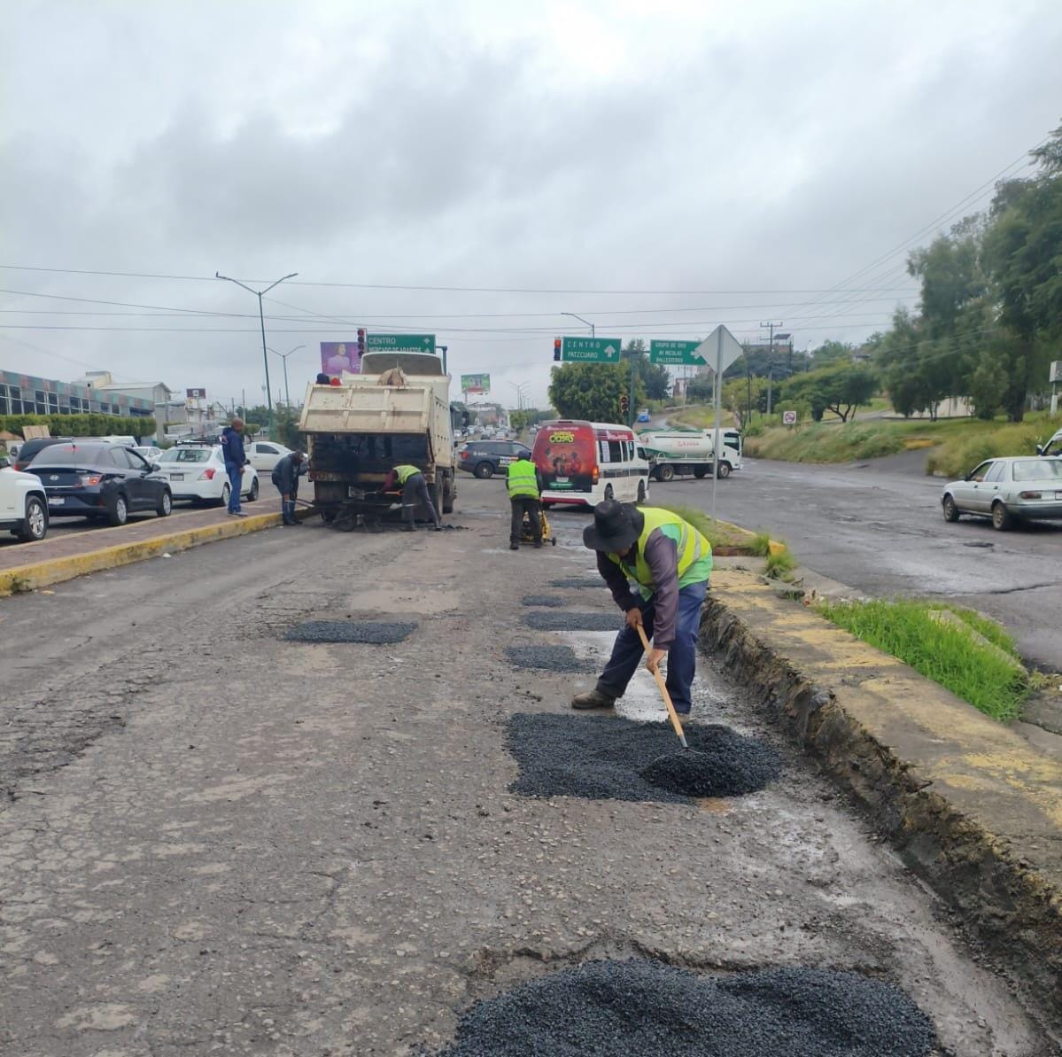 Gobierno de Morelia realiza bacheo en diferentes puntos