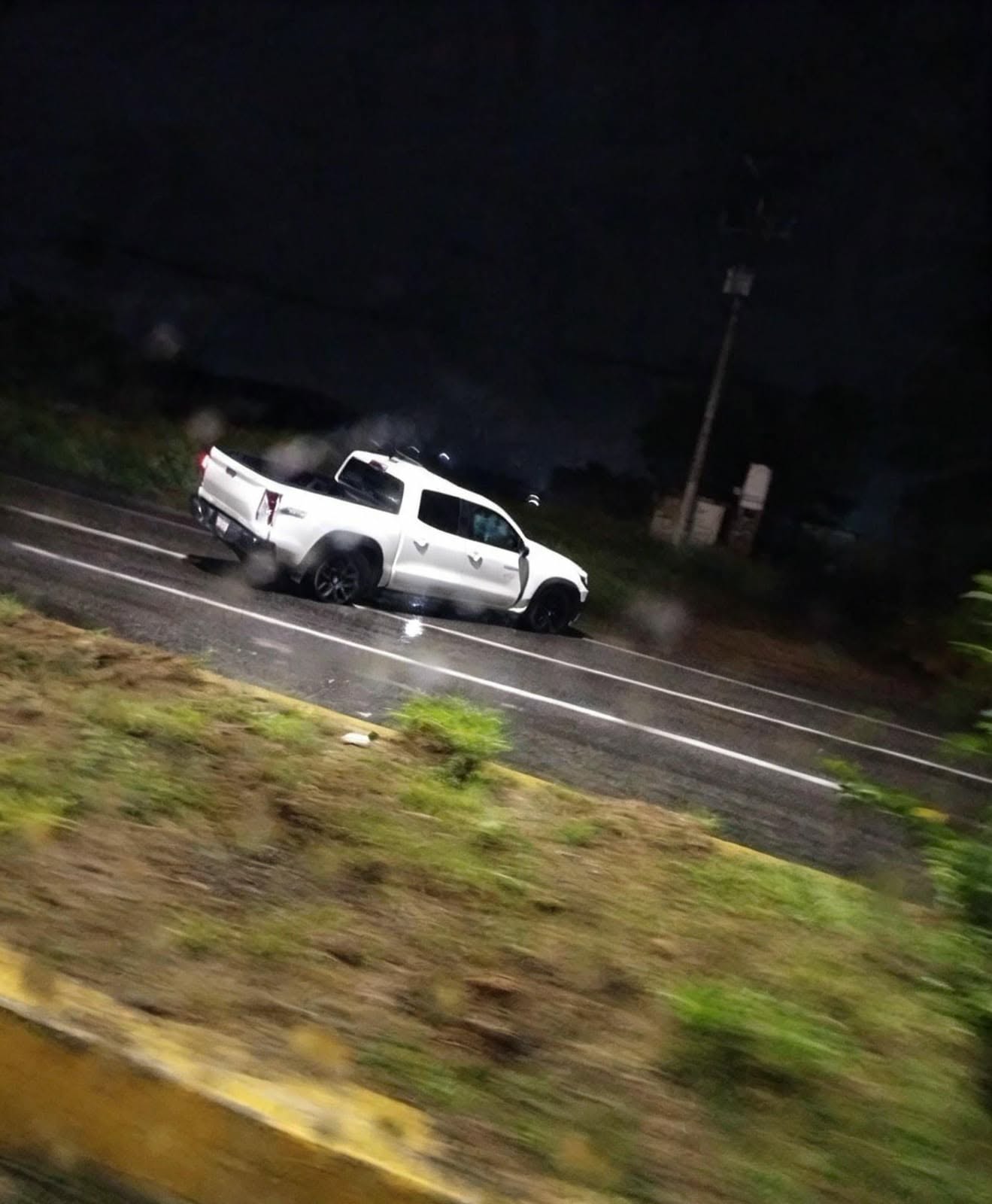 Accidentes, protesta y rescate marcan jornada en Michoacán