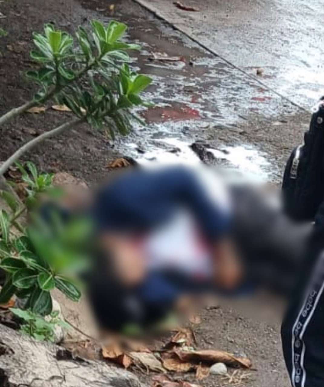 Balean a joven en Apatzingán