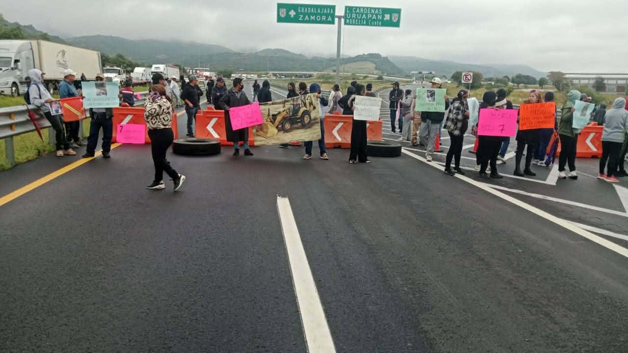 Accidentes, protesta y rescate marcan jornada en Michoacán