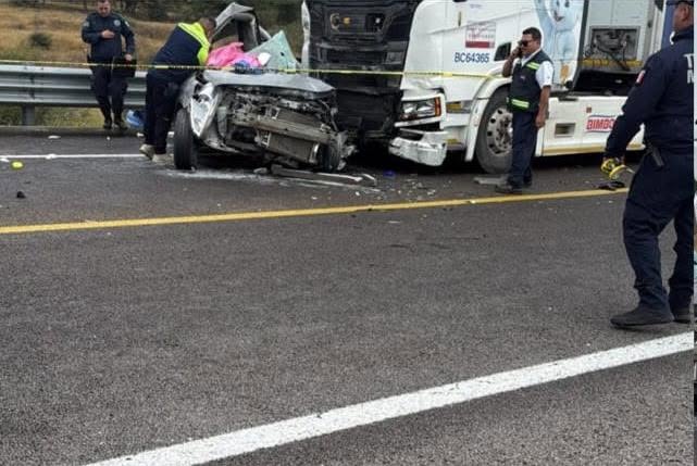 Jornada de accidentes y hallazgos deja muertos y heridos en Michoacán