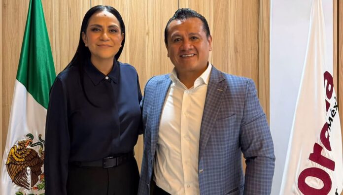 Morena, Ariadna Montiel y Carlos Torres